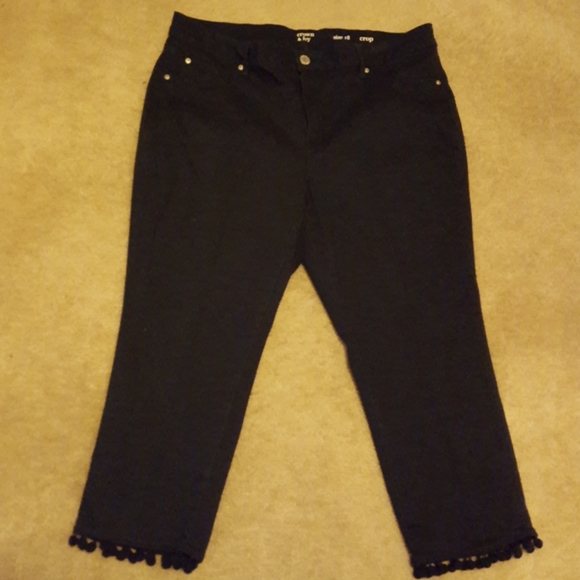 Crown & Ivy navy blue stretch crop ball trim hem jeans style size 16 Like New … - Picture 1 of 5